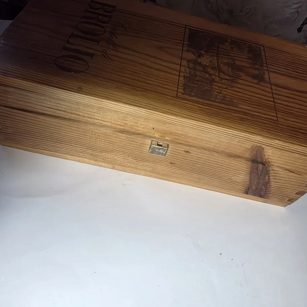 Castello di Brolio Wooden Wine Box with Rope Handle, Wood Grain, 32x20x10cm